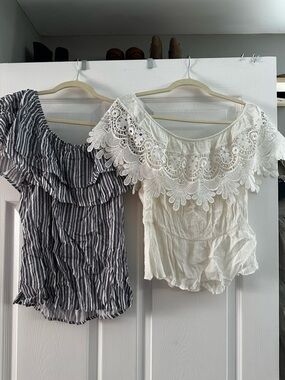 Set of Two Off-Shoulder Women’s Tops - Navy/White